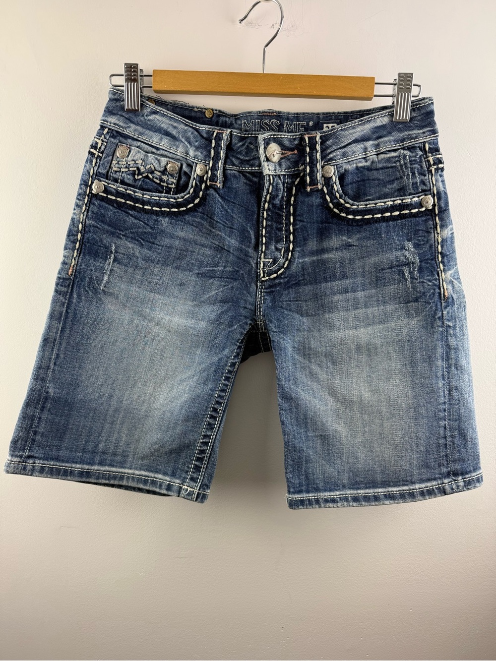 Y2K Miss Me Thick Stitch Boyfriend Denim Shorts Medium Wash Embellished Size 25